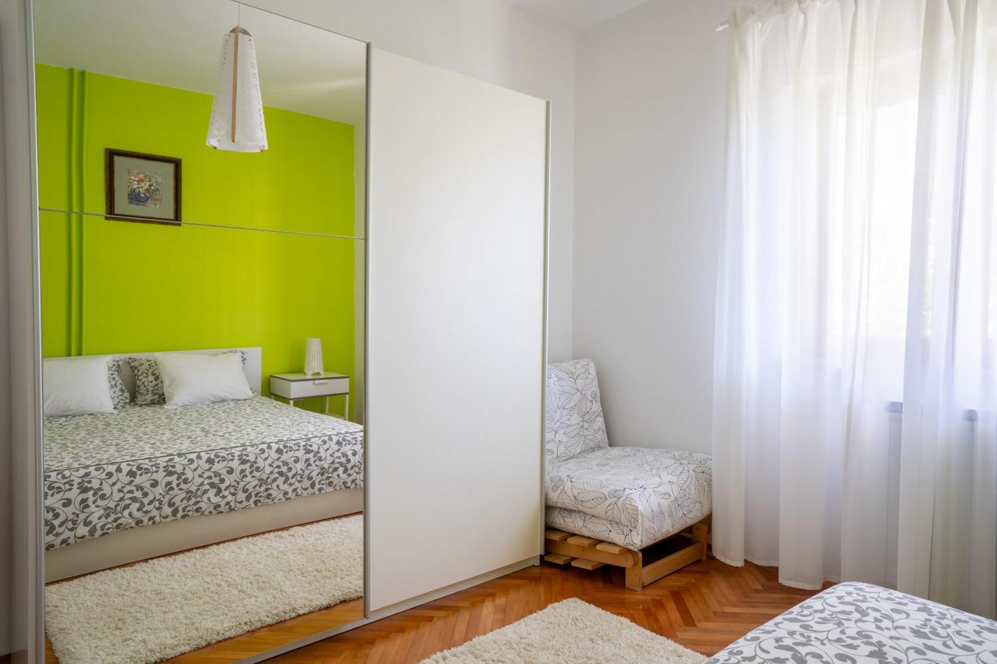 Apartments Maras Porec Bagian luar foto