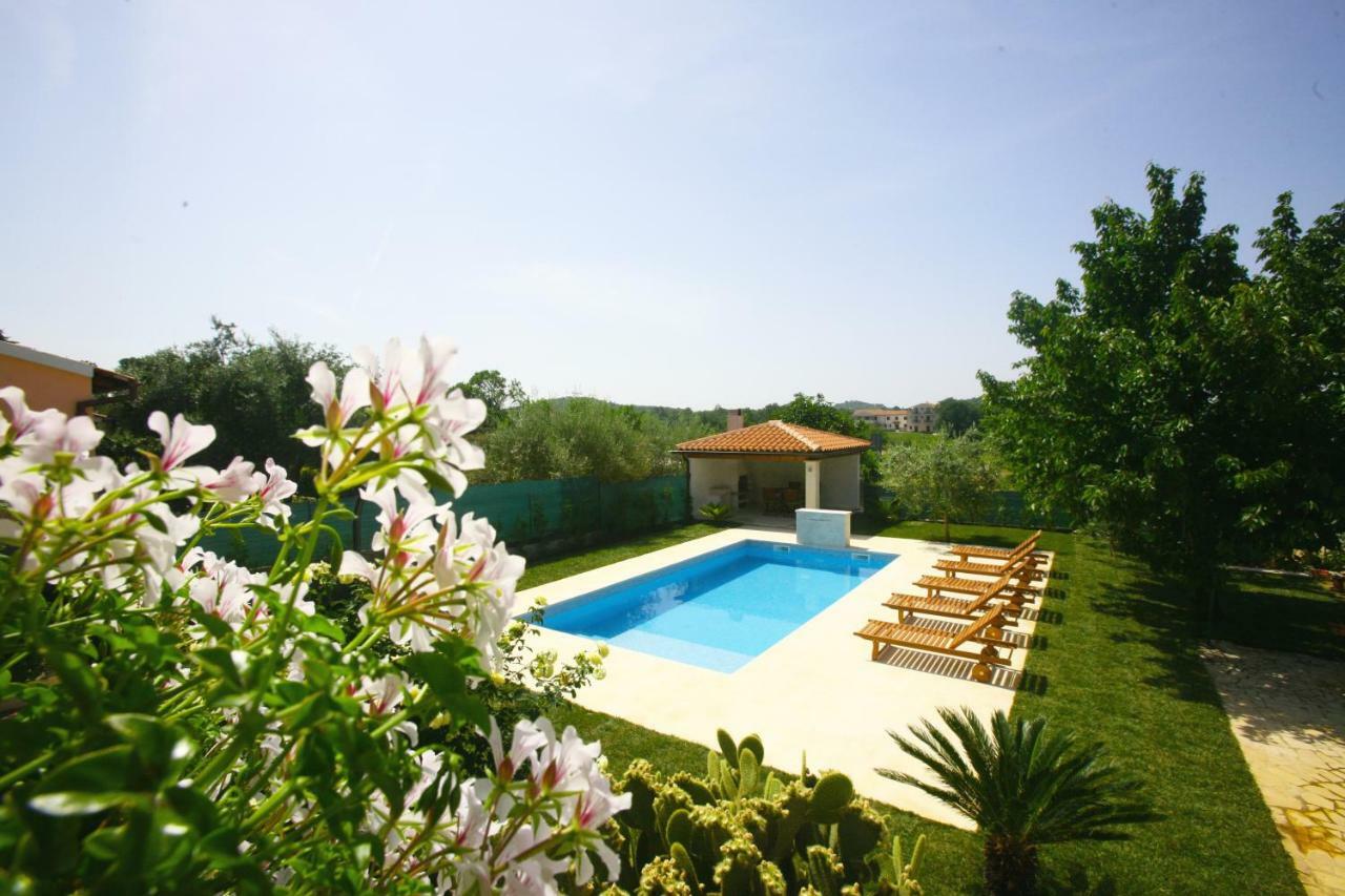 Apartments Maras Porec Bagian luar foto